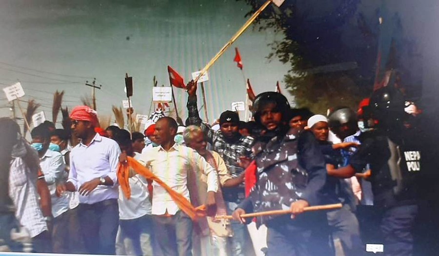Clash-between-police-and-Nepali-Congress-workers-at-Sarlahi-40